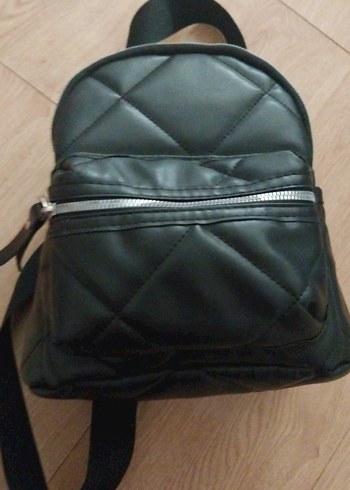 Siyah Deri Kadın Sırt Çantası - Görsel 2