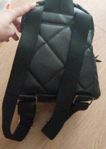 Siyah Deri Kadın Sırt Çantası - Görsel 3