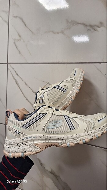 Vast adventure skechers