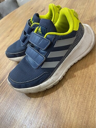 28 Beden Adidas çocuk ayakkabı