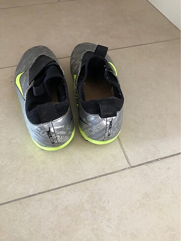 37 Beden Nike krampon