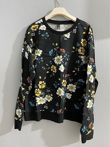 H&M sweatshirt