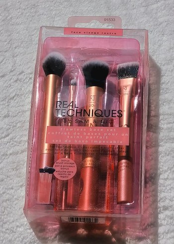 Real Techniques Pembe Makyaj Fırçası Seti