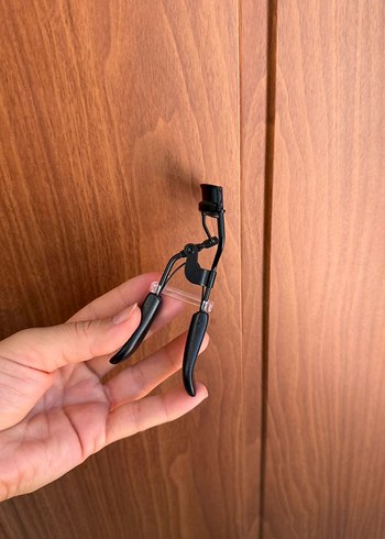 Dior Siyah Kirpik Kıvırıcı - Görsel 2