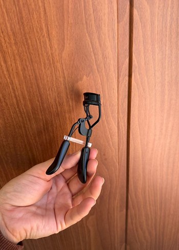 Dior Siyah Kirpik Kıvırıcı - Görsel 4