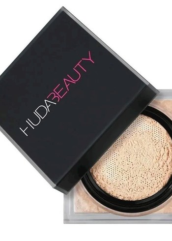 Huda Beauty Huda Beauty Açık Ten Rengi Pudra