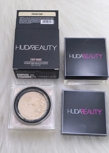 Huda Beauty Açık Ten Rengi Pudra