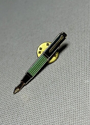 Pelikan Dolma Kalem Şeklinde Pin Broş 1988
