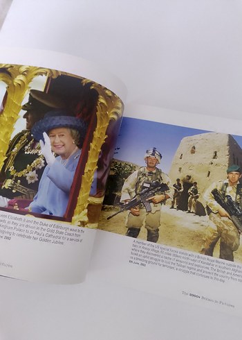 2000s The Britain in Pictures Kitap İngilizcedir Koleksiyonluk - Görsel 5