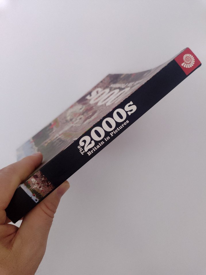 2000s The Britain in Pictures Kitap İngilizcedir Koleksiyonluk - Görsel 3