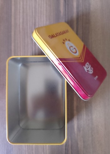Galatasaray 2023-24 Sezonu Boş Metal Kutu 
 - Görsel 3
