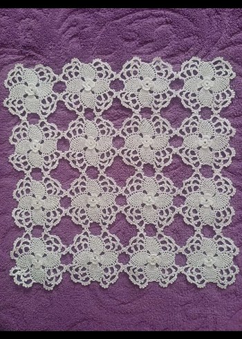 El Yapımı Beyaz Dantel Çiçek Motifli Örtü - Görsel 2