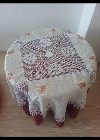 Nakışlı Dantel Kenarlı Masa Örtüsü - Görsel 2