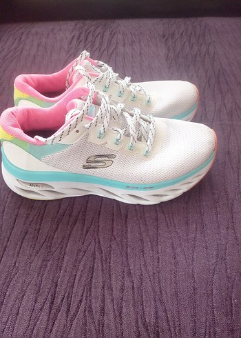 Skechers Beyaz Pembe Bağcıklı Kadın Spor Ayakkabı