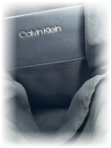  Beden Calvin Klein Kol Çantası %70 İndirimli.