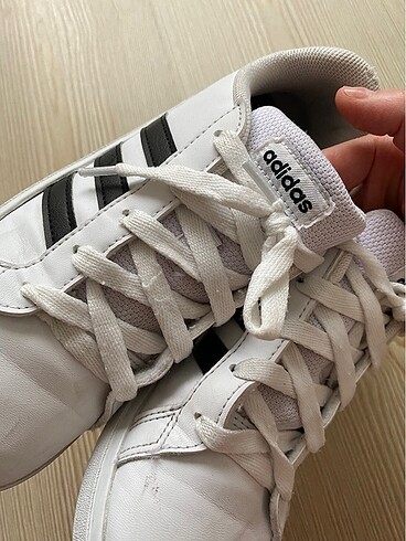 32 Beden Adidas orjinal spor ayakkabı