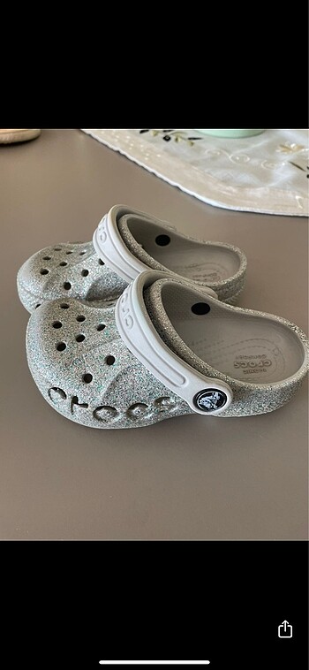 Simli crocs