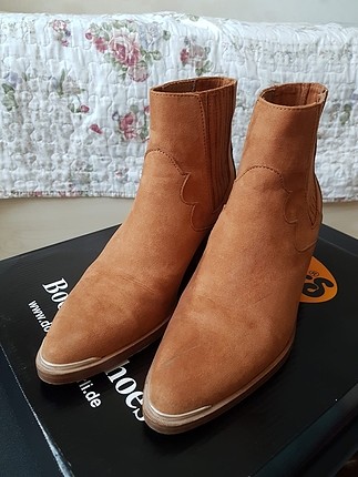 BERSHKA 38 NUMARA BOT