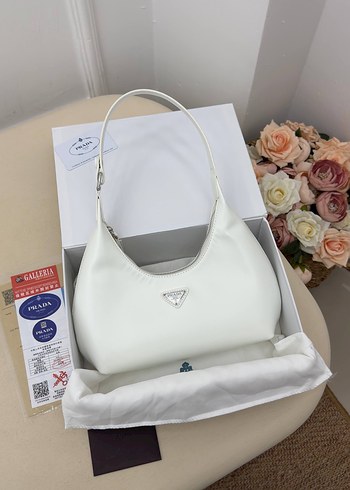 Prada ürünü