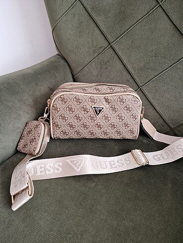 Beden Bej İki Gözlü Cüzdanlı Guess Askılı Çanta