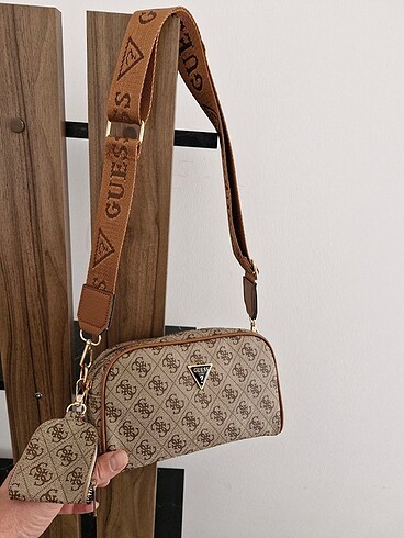 Guess Taba Bej Guess Askılı Cüzdanlı İki Bölmeli Çanta