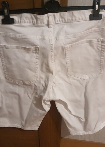 H&M Beyaz Pamuklu Erkek Şort - Görsel 2