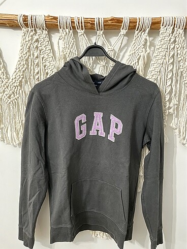 Gap sweatshirt