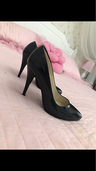 Siyah stiletto siyah ayakkabı