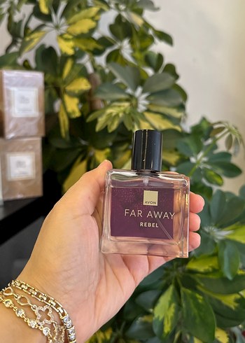 Avon Far Away Rebel Kadın Parfümü - Görsel 2