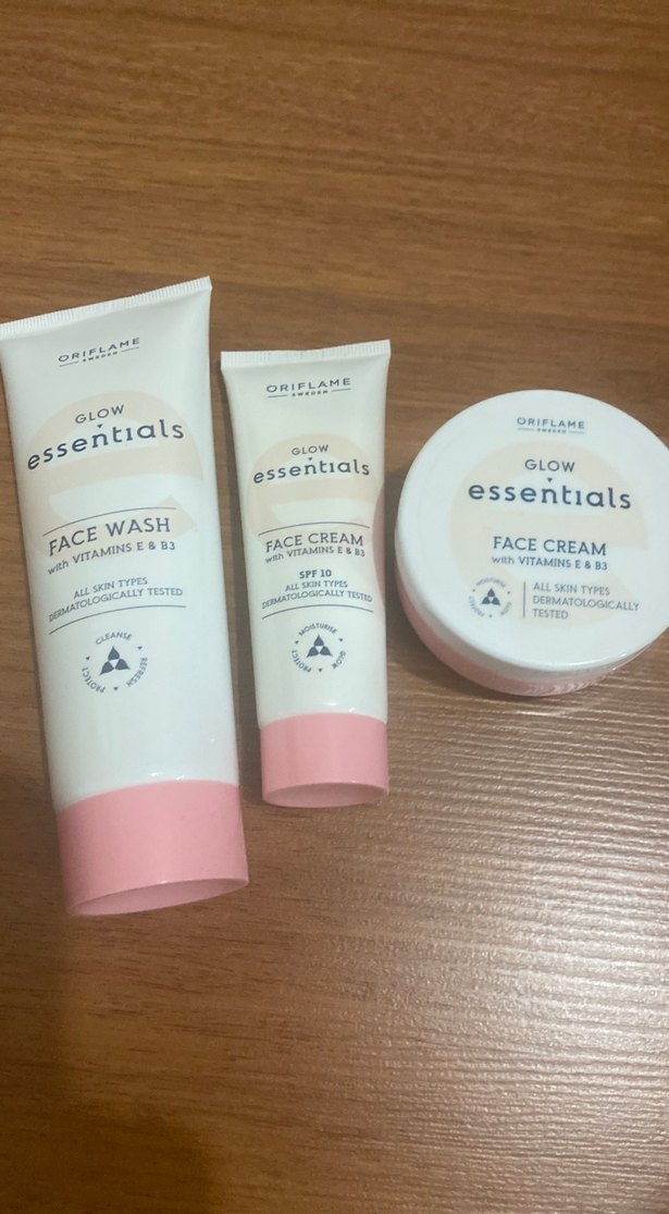 Oriflame Glow Essentials Yüz Bakım Seti
3 adet ürün fiyatıdır - Görsel 2