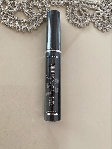 The one 5-in-1 wonder lash ultra maskara -siyah