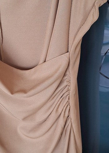 H&M Bej Drapeli Midi Straplez Elbise