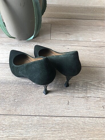 37 Beden Pier Lucci Haiki Süet Stiletto