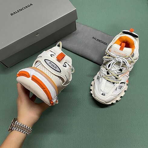37 Beden Balenciaga Track