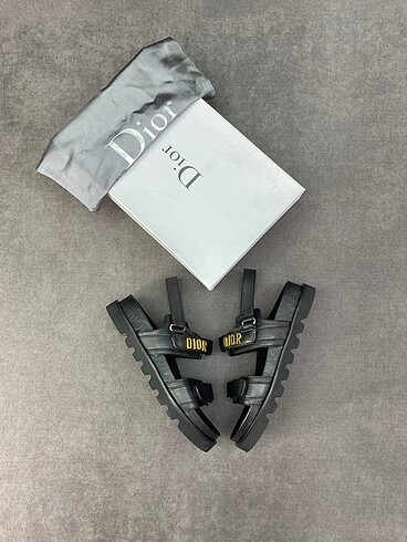 37 Beden Christian Dior Sandalet