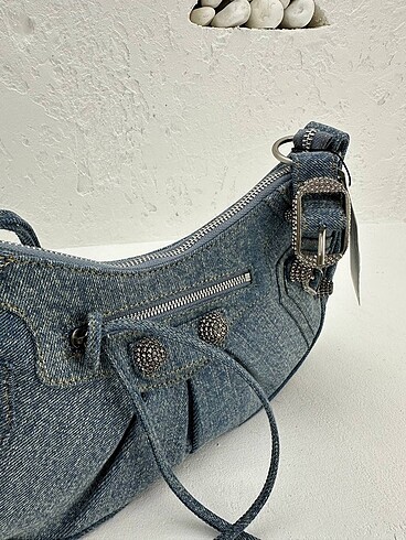 Balenciaga Balenciaga Le Cagole Bag