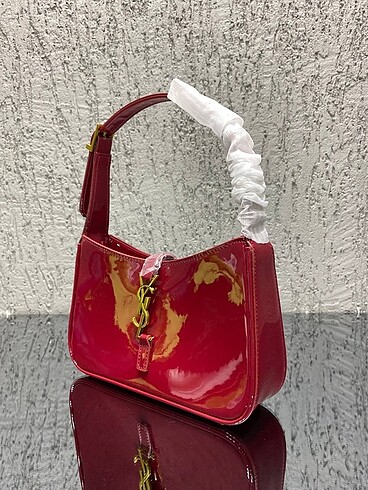 Yves Saint Laurent Ysl le 5 a7 hobo bag