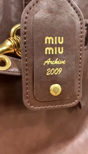  Beden Miu Miu Aventure Bag