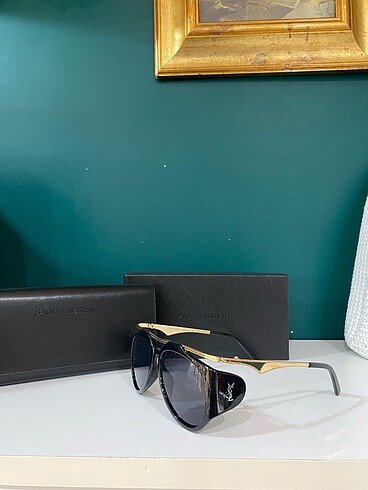 Yves Saint Laurent Saint Laurent güneş gözlüğü