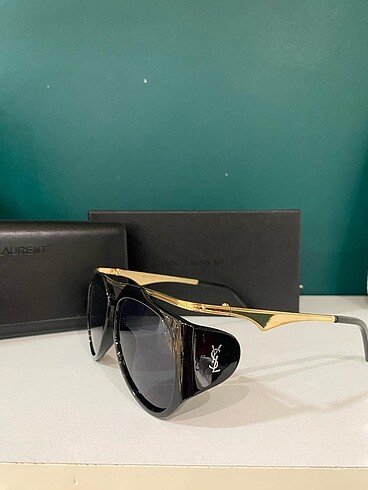 Beden Saint Laurent güneş gözlüğü
