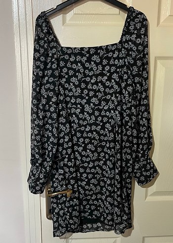 Uzun Kollu Siyah Çiçekli Midi Elbise - Görsel 2