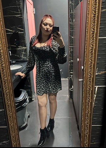 Uzun Kollu Siyah Çiçekli Midi Elbise - Görsel 3