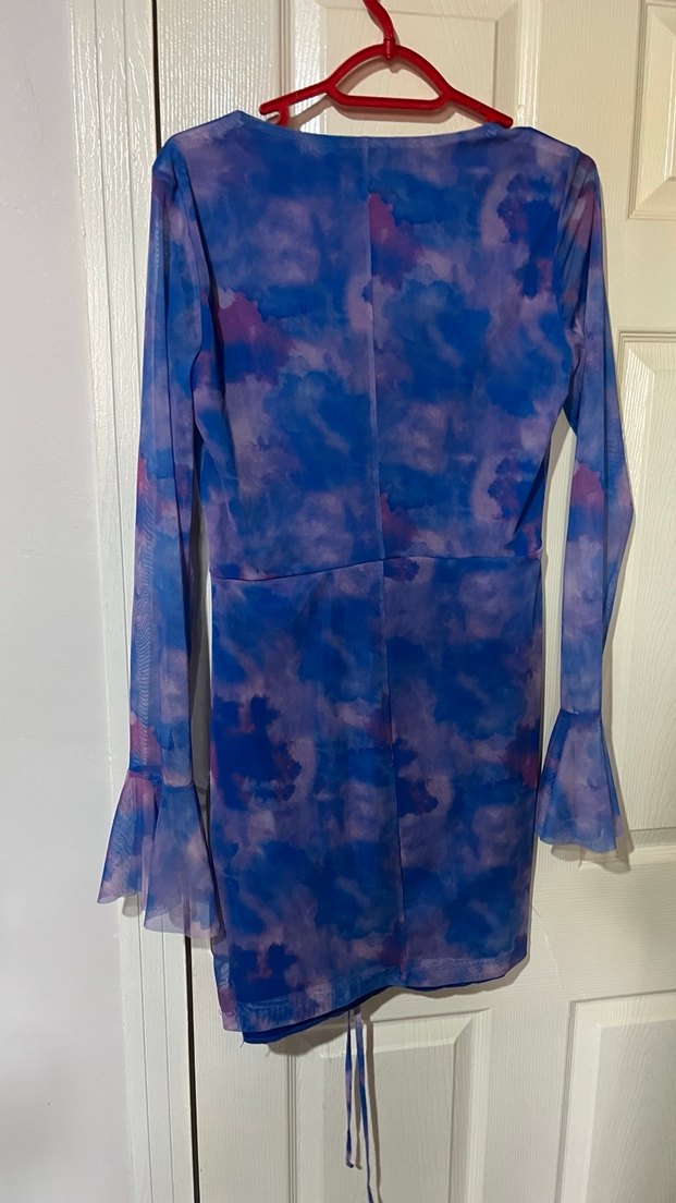 Uzun Kollu Mor Bağlama Desenli Midi Elbise - Görsel 2