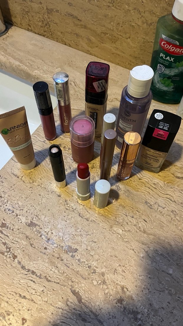 Bej Tonlarında Makyaj Ürünleri Seti - Görsel 3