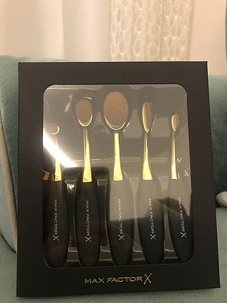 l Beden Max factor fırça