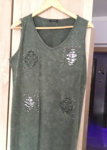Yeşil pullu elbise