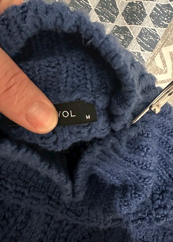 Bohem Tarzı Lacivert Boğazlı Örgü Kazak - Görsel 3