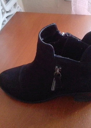 Gri Süet Tokalı Blok Topuklu Kadın Bot - Görsel 2