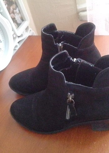 Gri Süet Tokalı Blok Topuklu Kadın Bot - Görsel 3