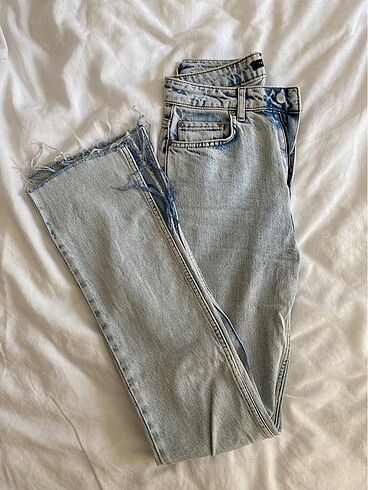 TRENDYOL KESİK PAÇA JEAN